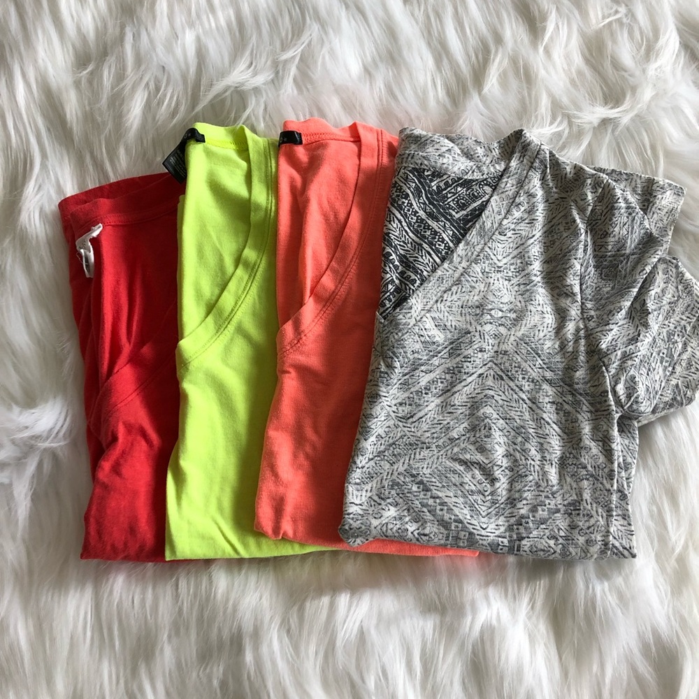 Bundle of v-neck tee’s